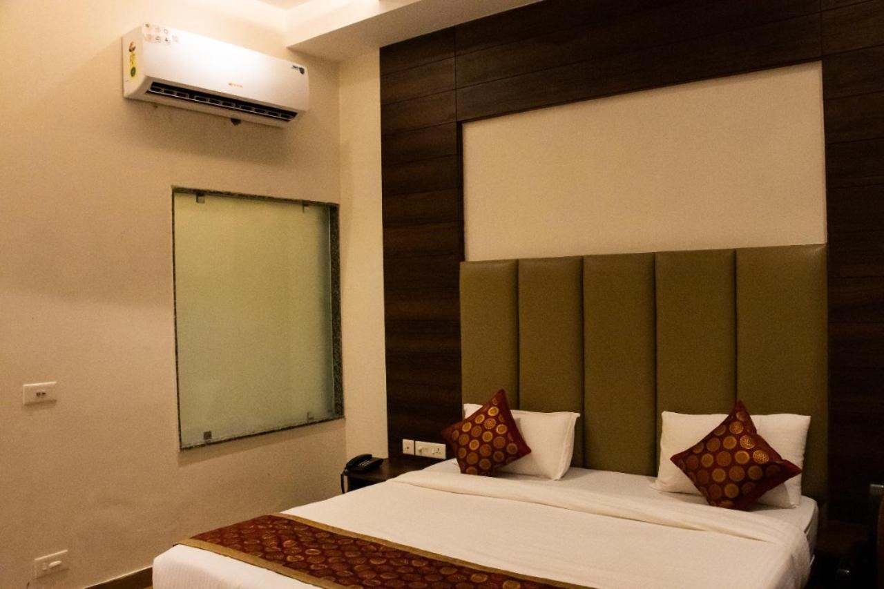 Hotel Sourav Park Inn Agra Agra  Dış mekan fotoğraf